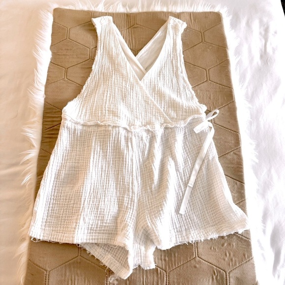 Spiritual Gangster White Gauze Romper Size Small - Picture 11 of 14